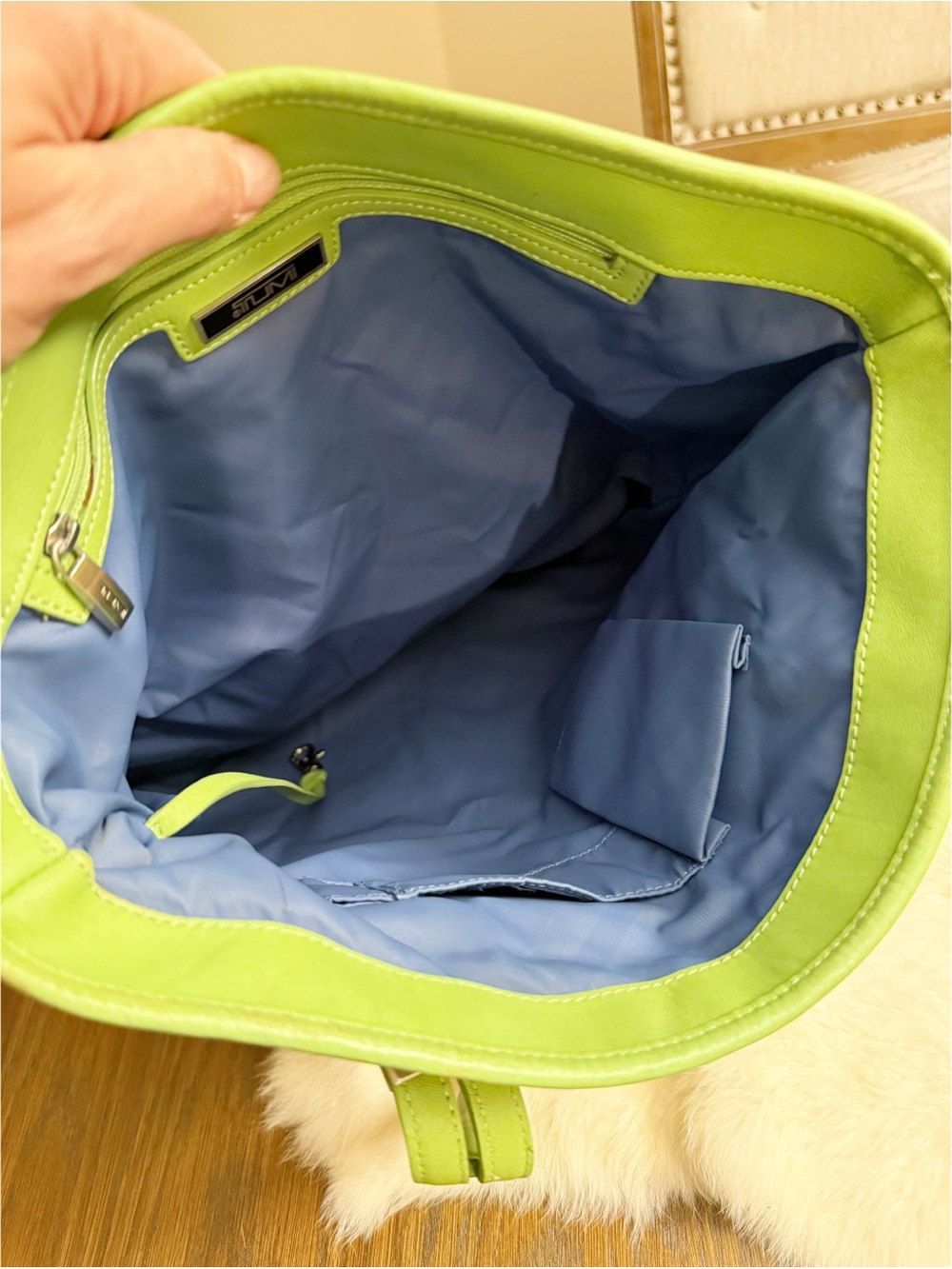 Tumi Signature Collection green tote - Picture 7 of 9